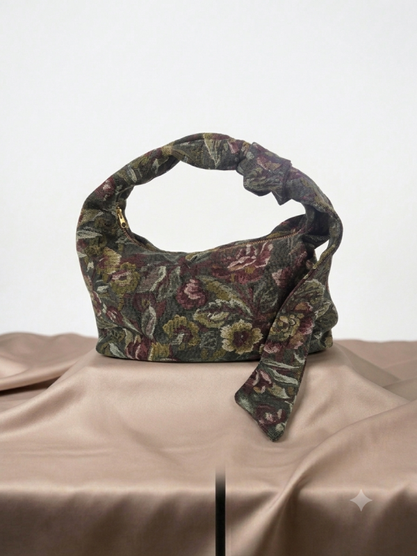 Mala Jacquard Floral Gobelin