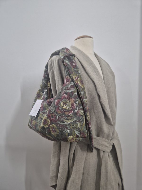 Mala Jacquard Floral Gobelin